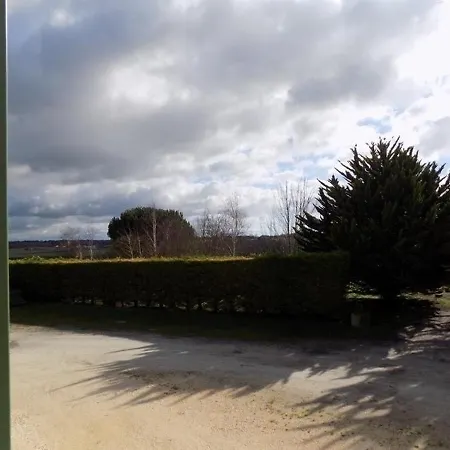 House Breuillet - Maison Dans Un Beau Village Typique Charentais - Norme 