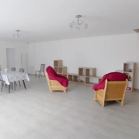 House Breuillet - Maison Dans Un Beau Village Typique Charentais - Norme 