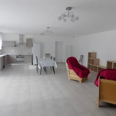 Ferienhaus House Breuillet - Maison Dans Un Beau Village Typique Charentais - Norme 